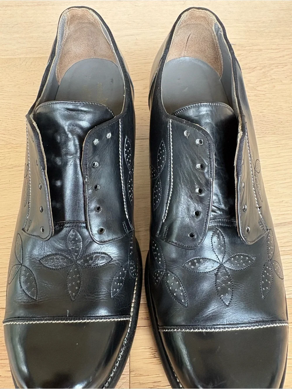 1940s 1950s Black Leather Heeled Oxfords Shoes Size 7.5 B Supple Leather